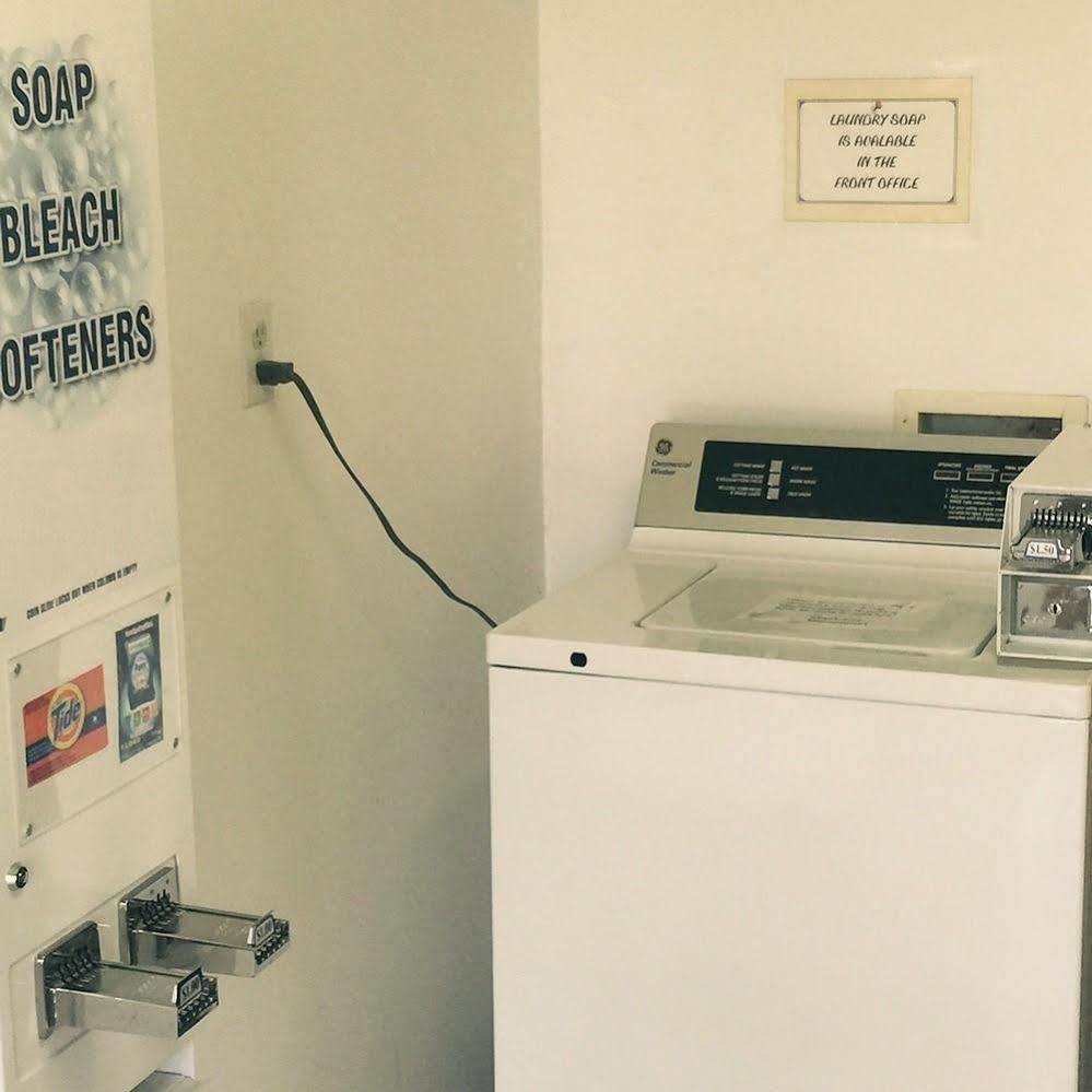 Whispering Sands Motel Hanksville 外观 照片