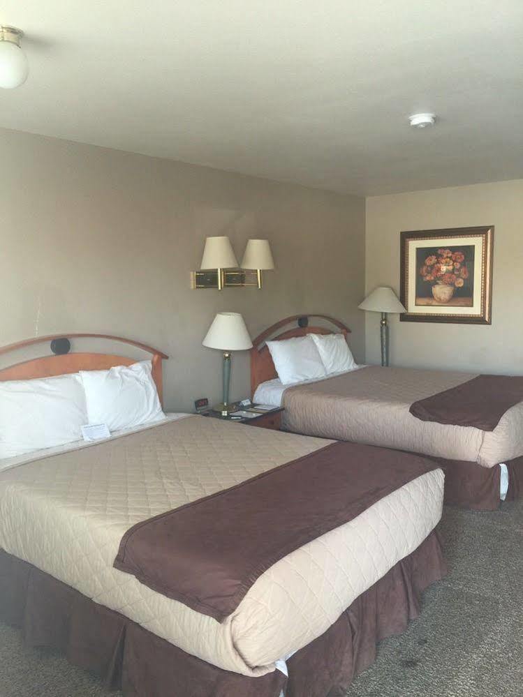 Whispering Sands Motel Hanksville 外观 照片