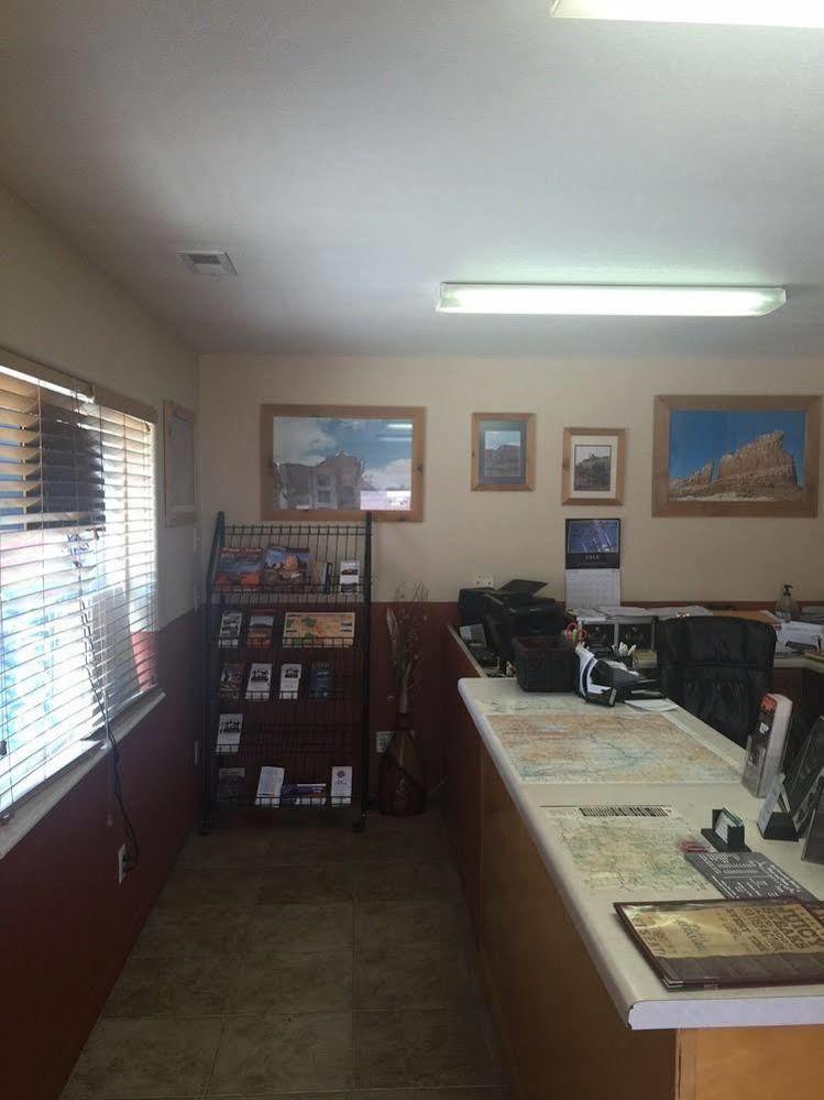 Whispering Sands Motel Hanksville 外观 照片